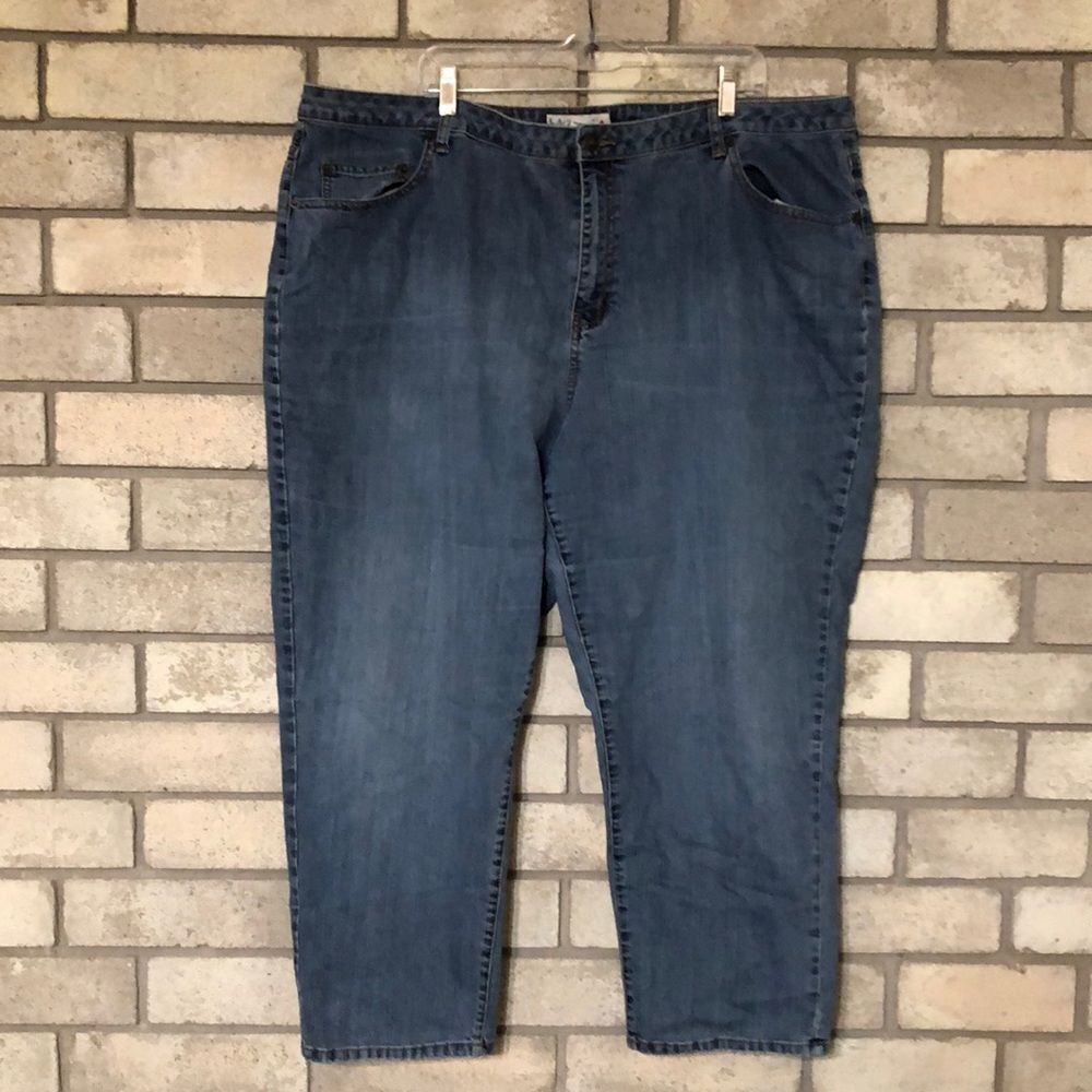3for$20 LA blues size 7 short (plus size)